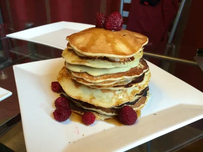 Lacing - #gotujzwykopem #foodporn Pancakes z syropem klonowym i malinami. Walczymy z ...