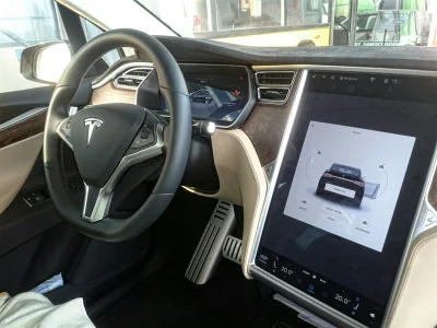 kazuio - Pierwsza #tesla w #pracbaza
Na dodatek Tesla X