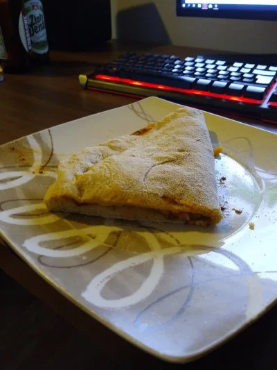 Szukam_loszki - A dziś spróbowałem zrobic calzone ( ͡° ͜ʖ ͡°) #gotujzwykopem