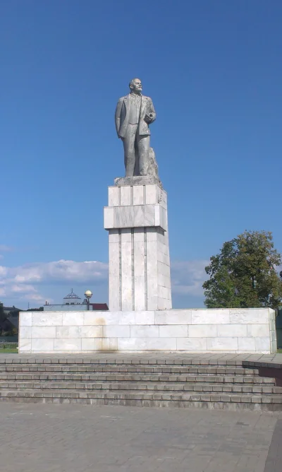 k.....n - @cfany: A w tle wiecznie żywy i odmalowany....
W Rosji nie widziałem tylu ...