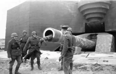 d.....4 - Takie tam przy 406 mm Adolfkanone

#drugawojnaswiatowa #militaria ##