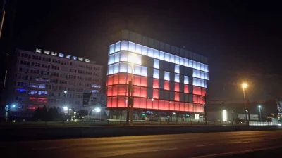 PrzyczajonaDzikaSwinia - Podświetlanie budynku Imperial na Wadowickiej, ostatniej noc...
