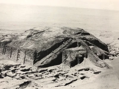 myrmekochoria - Wykopaliska zigguratu w Ur (wybudowany pierwotnie w 2600/2500 roku pr...