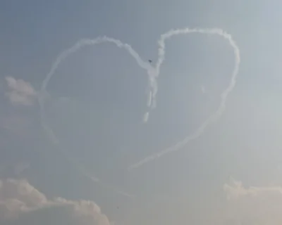 Mirkowy_Annon - Romantyzm lotniczy. 

#lotnictwo #samoloty #milosc #rozowepaski #ni...