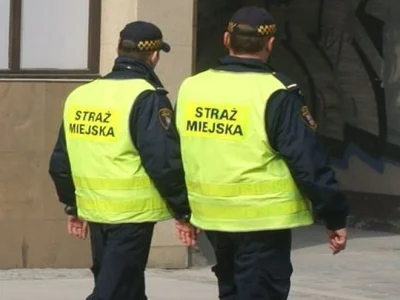 mroz3 - W związku ze sprzyjającą wiosenną aurą funkcjonariusze Straży Miejskiej Wrocł...