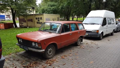 TheFallen - Umierający Fiat 125p kombi w Lublinie. Ruda go zjada
#czarneblachy #carbo...