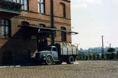 Czokolad - Lublin-51 pod młynem w Grudziądzu, sierpień 1990
#motoryzacja #samochody ...