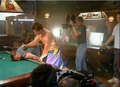 biskup2k - W scenach w barze gdzie Terminator latał w firmie na golasa tak na prawdę ...