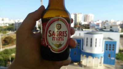innv - #innvpodrozuje 
#piwo 
#portugalia 
#pijzwykopem 

Małe zimne piwka na gorący ...