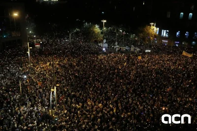 Kellyxx - Według mediów - nawet 200 tysięcy ludzi na ulicach Barcelony protestuje prz...