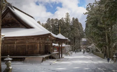 Lookazz - > Winter Stroll
 Mount Koya - Wakayama Prefecture

#dzaponialokaca <==== ...