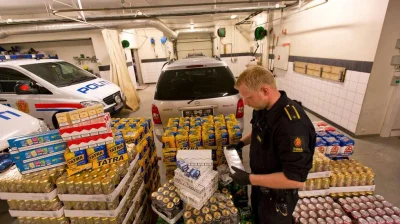 JayCube - #norwegia Pan jechal mazda MPW z 2 tonami piwa na pokladzie i 700 kartonami...