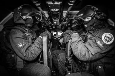 u.....r - > départ de personnels du #GIGN pour le #Mali

Specjalna grupa antyterror...