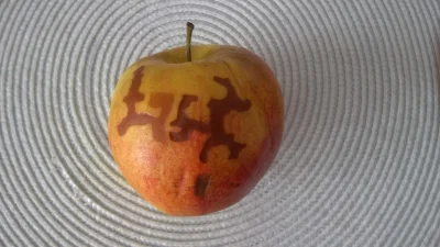 podajgarnek - Mirki patrzcie jakie piktogramy pojawiły się na moim jabłku po tygodniu...