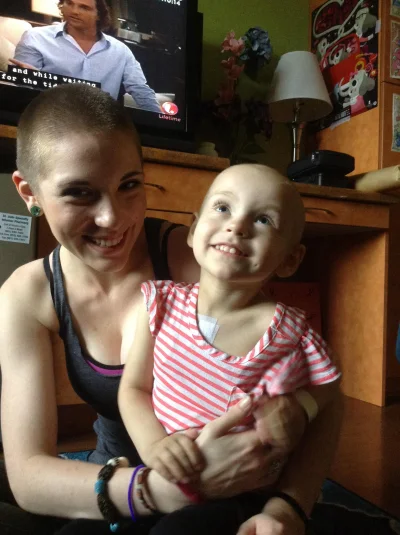 Wyrewolwerowanyrewolwer - Jej córka zaczęła chemioterapię i zaczęły wypadać jej włosy...