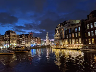 odwrocone_ytrewq - nie za brzydki ten Amsterdam nocą 
#mojezdjecie #fotografia #podro...