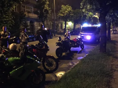 zapomnialem007 - Za każdym razem ( ͡° ͜ʖ ͡°) 
#motocykle #policja #wieczorpanienski