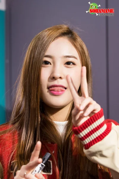 K.....o - #nahyun #sonamoo 
#koreanka