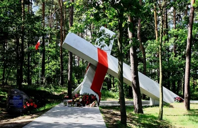 wojtoon - Pomnik przy DK nr 80 Toruń - Bydgoszcz (obok miejscowości Górsk) - miejscu ...