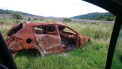 goferek - Wcale nie tylko francuskie samochody się palą! Na przykład tu, o... yyy cze...