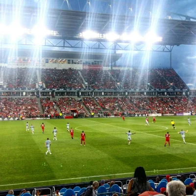 Thiiin - Mircy,
właśnie wróciłem z meczu MLS Toronto FC vs Chicago Fire. Fajnie po wi...