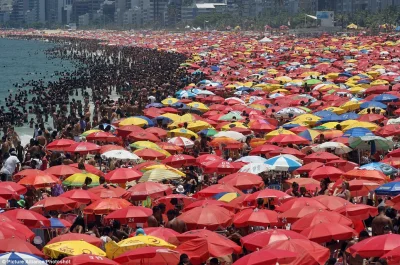 S.....s - @EsteradThyssen: tak tak, a tu to by nawet tych parasoli nie ominęli ojkofo...
