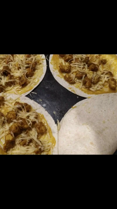 Rruuddaa - Wpadliśmy z #niebieskipasek na pomysł na zrobienie tortilli z sosem muszta...