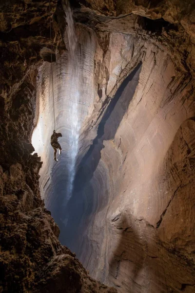 cicho_podziemny - Autor: Ethan Reuter
Lokacja: Ellison Cave

#fotografia #jaskinie...