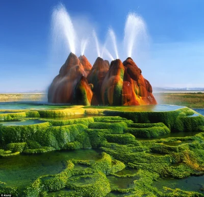 R2D2zSosnowca - Fly geyser − gejzer usytuowany w Hualapai Valley w Nevadzie, USA
Gejz...