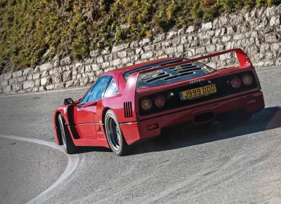 Paviarotti - o matko, przejechać się takim chociaż raz w życiu
#ferrari #f40 #carbon...