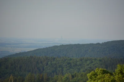 fredperry - Sky Tower widziany z Niedźwiedzicy, ok. 70km w linii prostej.
#wroclaw #...
