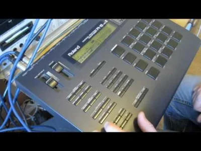 bscoop - Roland R8 - prawdopodobnie trzeci najczęściej używany automat perkusyjny na ...