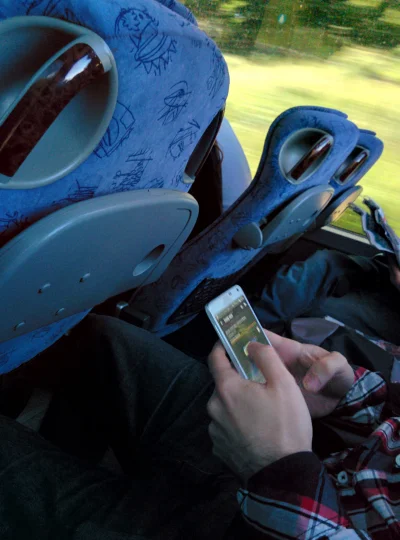 M.....L - jakiś stoolej się na mnie dziwnie patrzy #creepshot #unibus #usunkonto