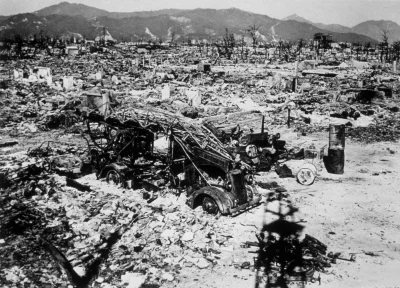 s.....w - Ruiny remizy strażackiej w Hiroszimie, która znajdowała się 1200 metrów od ...