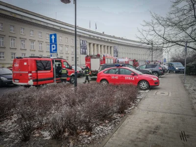 MiejscaWeWroclawiu - Aktualnie pracownicy Urzędu Wojewódzkiego są ewakuowani. https:/...