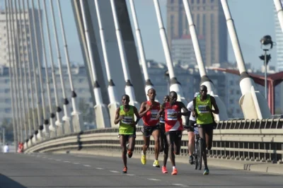 Danny33 - Czołówka maratonu warszawskiego na moście Świętokrzyskim
Polacy chyba bez ...