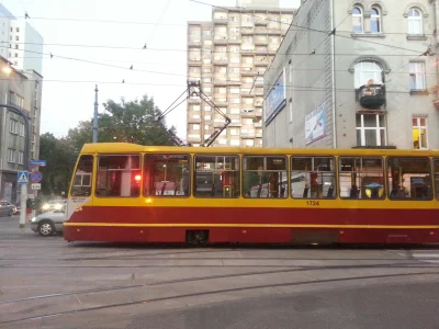 epll - lel wóz techniczny mpk do awarii tramwajów na sygnalach leci. Co jak co ale te...