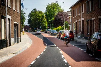 Fidelis - Tak to się robi w Holandii:
#urbanistyka #miasto #rower #drogi #kierowcy #...