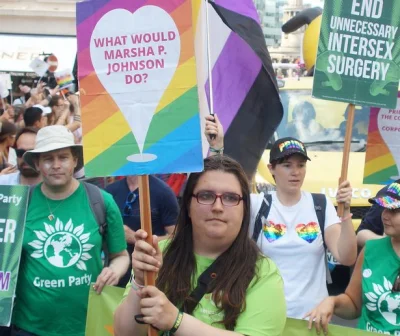 RobMurphy - A tak maszerowało w pierwszym szeregu z banerem LGBT