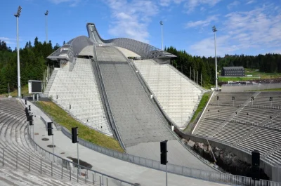 c.....k - Najpiękniejsza skocznia świata. Artykuł o niej na skijumping.pl 
http://ww...