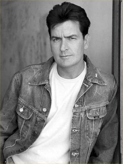 S.....9 - Gratulacje Charlie Sheen, to już 52 lata u boku białej damy

#urodziny #f...