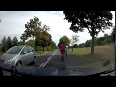 reddin - Bardzo dobra postawa, jak należy bezpiecznie jechać z dziećmi drogą, jak już...