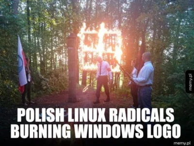 I-__-I - #heheszki #nieprogramowanie #humorobrazkowy #windows10 #linux