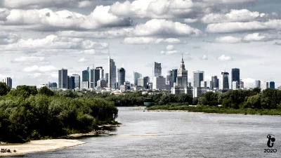 M.....k - Niby fajnie, ale jednak takie książki przedstawiają Polskę jako jakąś Ugand...