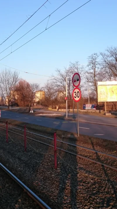 Heibonna - #torun 
Uwaga! Niebezpieczna sytuacja na odcinku Uniwersytecka > Kaszownik...