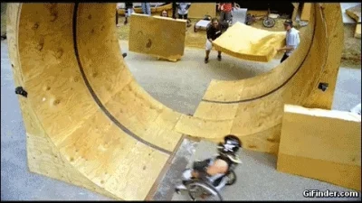 SonOfTheSun - Na szczęście w samą porę rzucili materac i nie złamał sobie kręgosłupa....