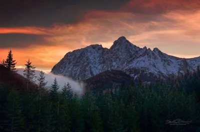 Zodiaque - #gory #tatry #tpn #fotografia #przyroda
Giewont
źródło: facebook TPN