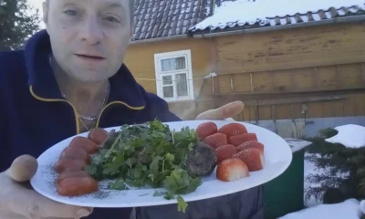 SnajperzBombasu - 2019 rok bezrobotni menele jedzą steki z truskawkami i pomidorkami ...