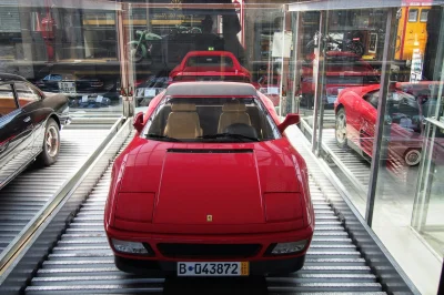 superduck - Ferrari 348 ts (1989-1993)
3,4l V8 300KM
0-100 km/h - 5,7s

Następca ...