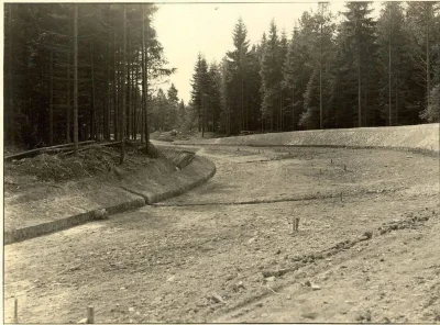 vshila - 27 września 1925 roku rozpoczęto budowę Nurburgringu. Potrwała ona dwa lata ...